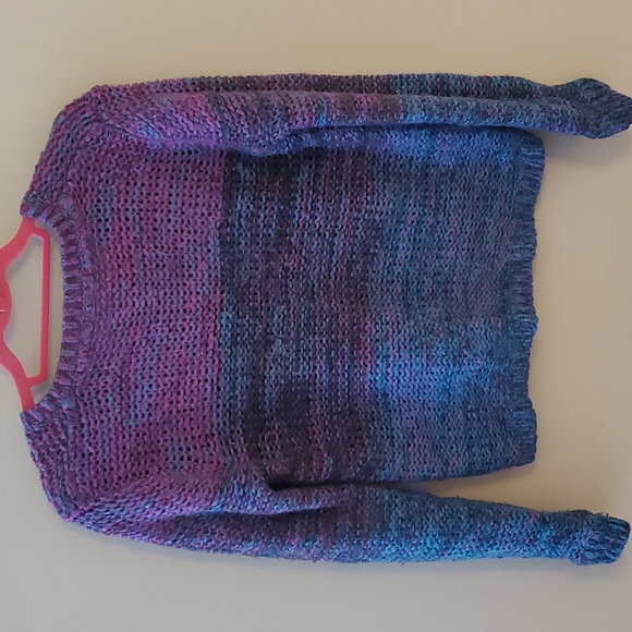 Fashionnova - Warm & Cozy knitted Vneck sweater - Picture 3 of 4